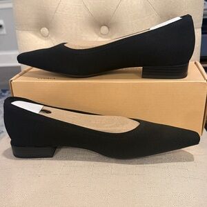 Vivaia Women's Deep Ebony Flats